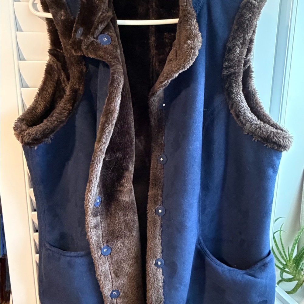 Women's Blue Faux Fur Lined Vest - Picture 3 of 6